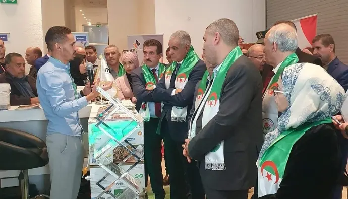 Visite officielle du stand MBIOVET au El Mokrani Congress